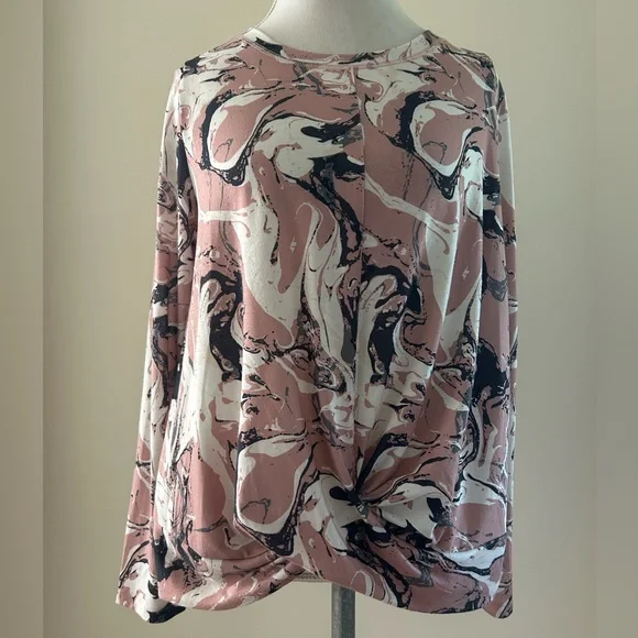 Cute Top - Picture 1 of 6